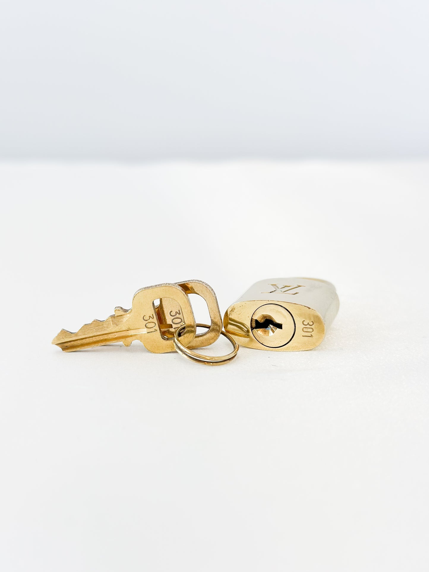 Louis Vuitton Padlock 301 - 2 Keys