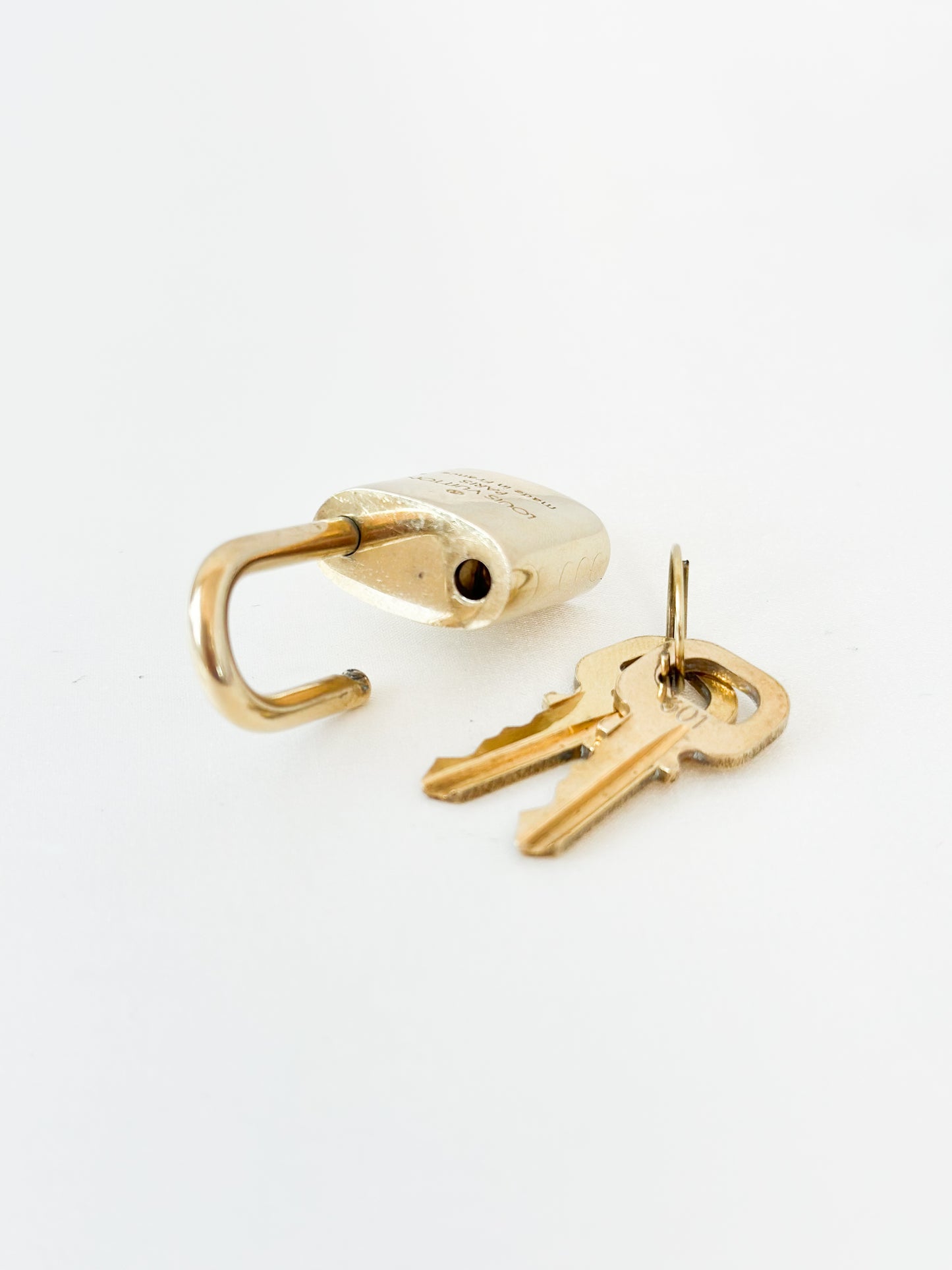 Louis Vuitton Padlock 301 - 2 Keys