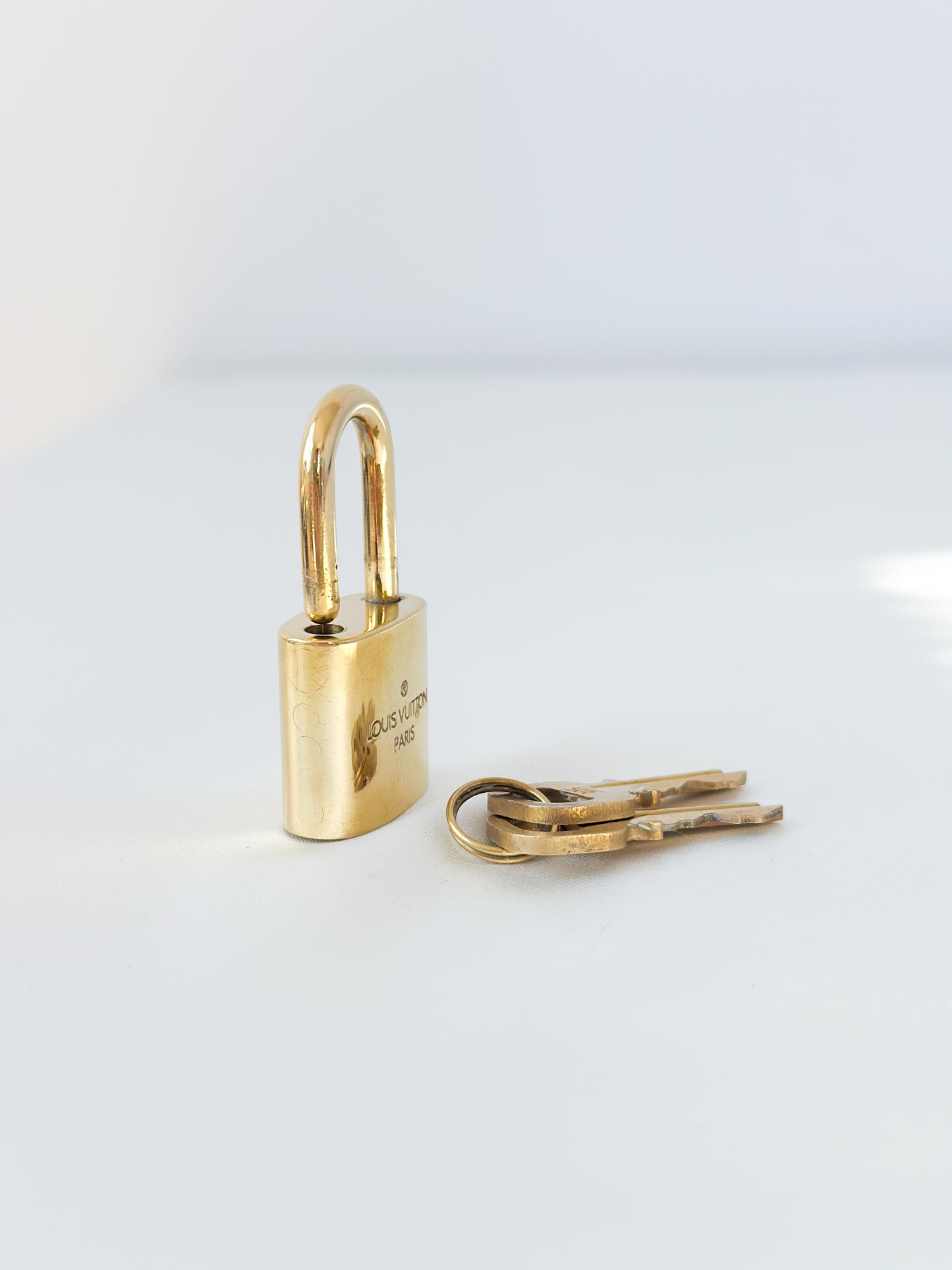 Louis Vuitton Padlock 305 - 2 Keys