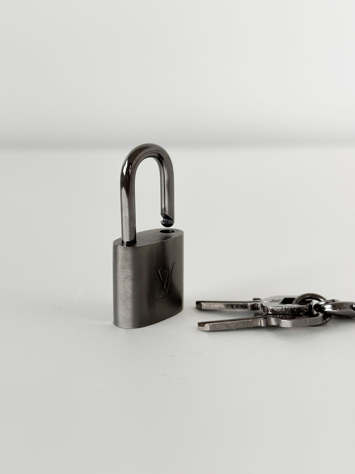 Louis Vuitton Brushed Titanium Padlock Set 316