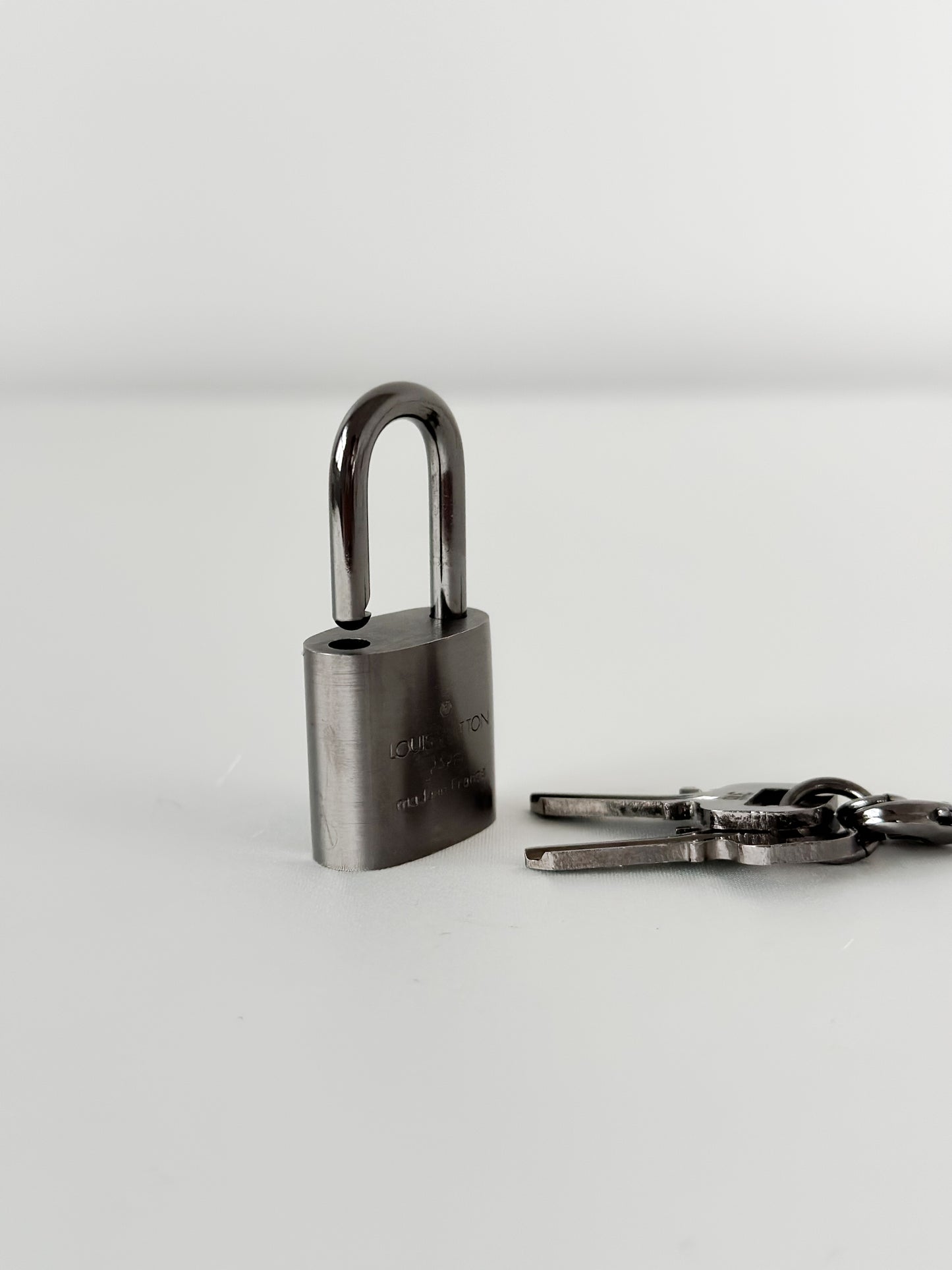 Louis Vuitton Brushed Titanium Padlock Set 316