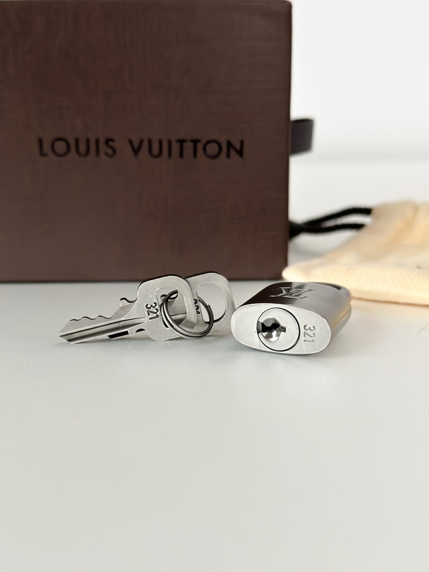 Louis Vuitton Silver Padlock 321 Matte