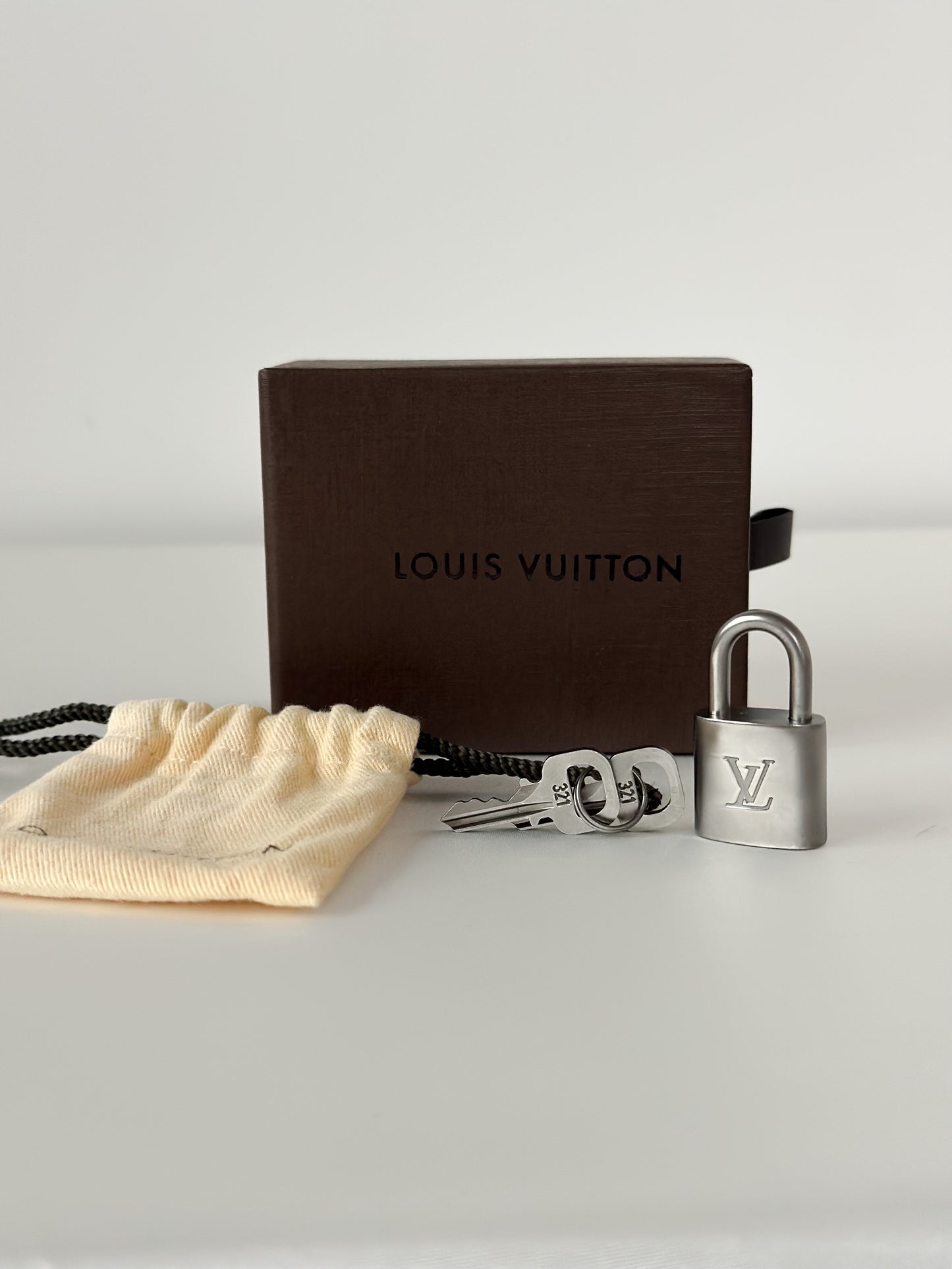 Louis Vuitton Silver Padlock 321 Matte