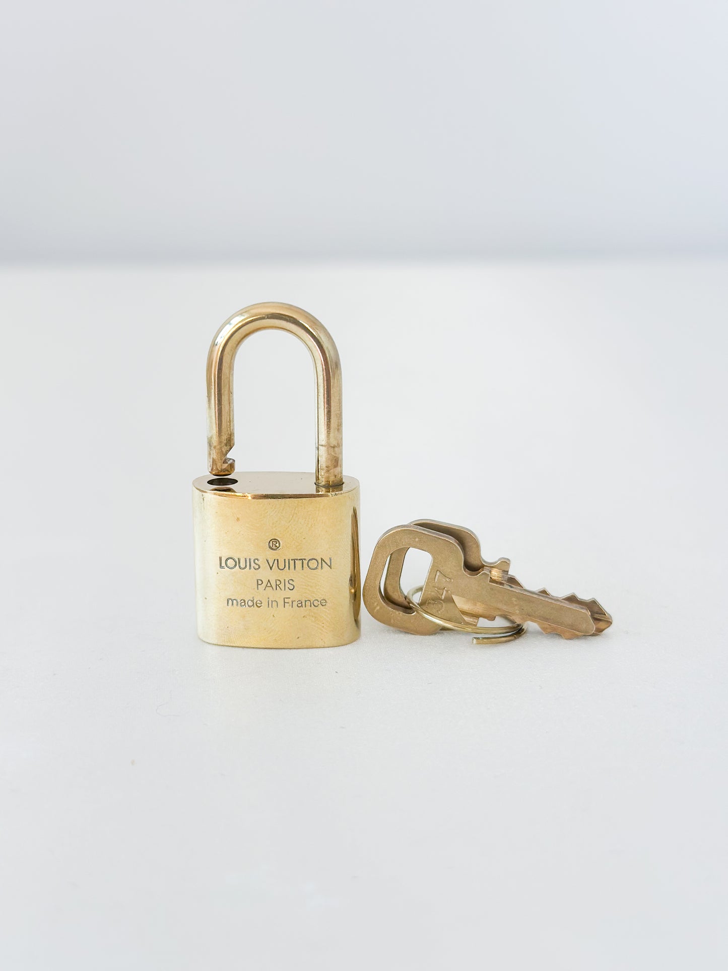 Louis Vuitton Padlock 347 - 2 Keys