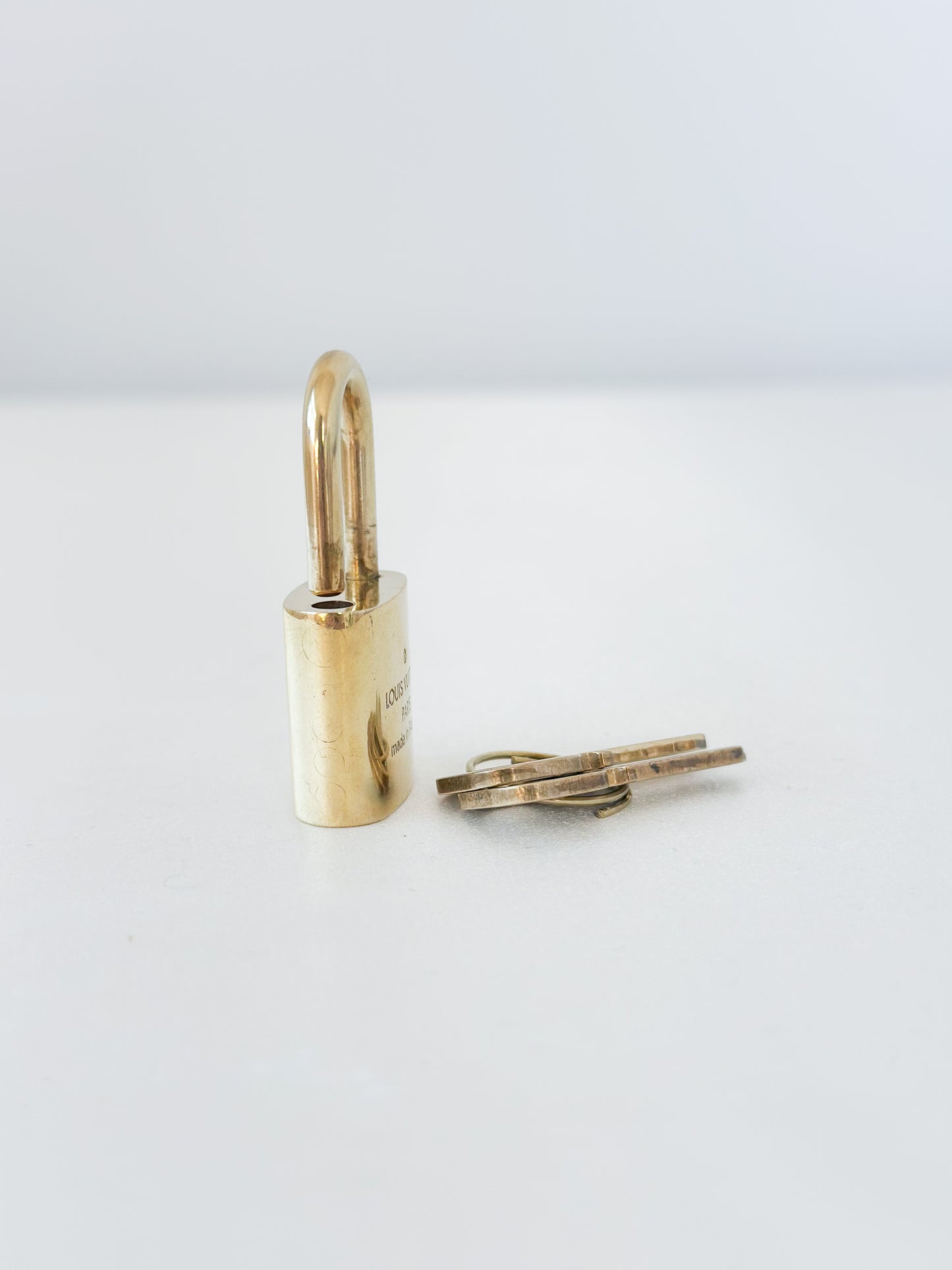Louis Vuitton Padlock 347 - 2 Keys
