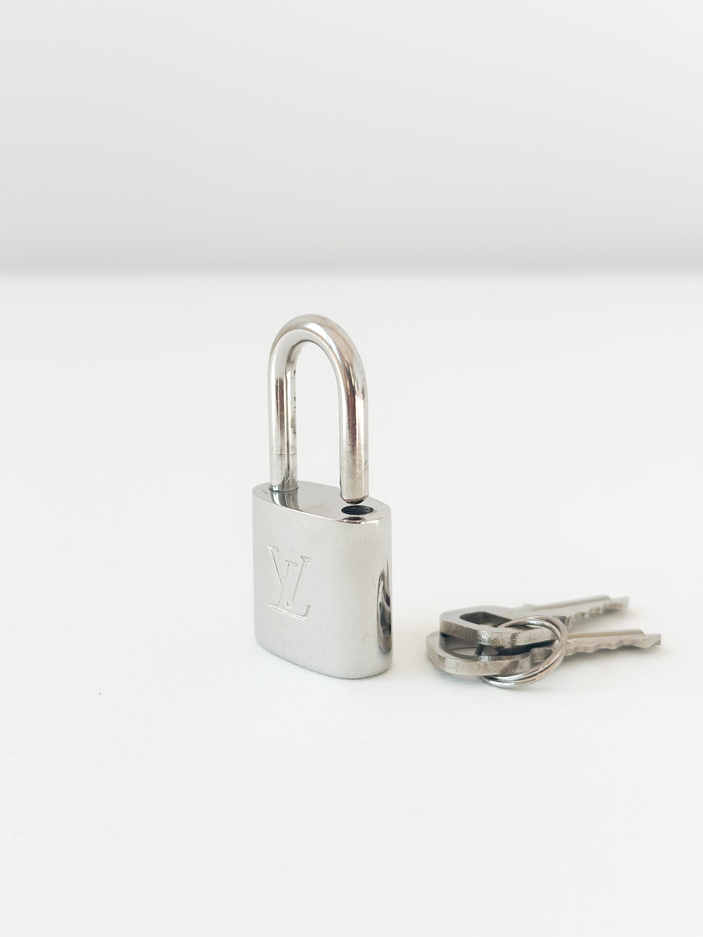 Louis Vuitton Silver Padlock 304 - 2 Keys