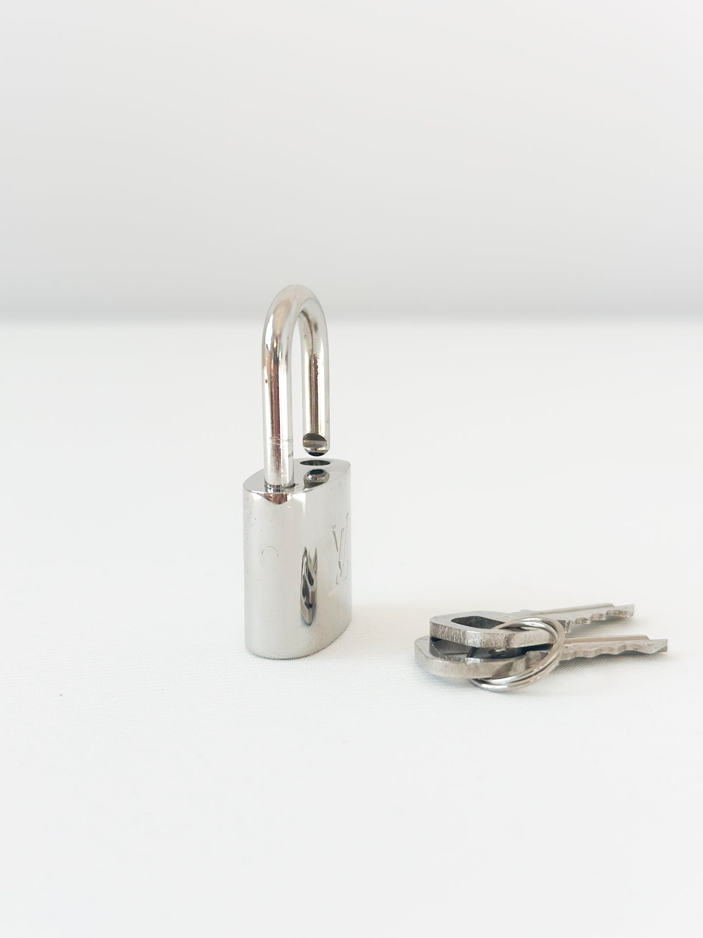 Louis Vuitton Silver Padlock 304 - 2 Keys