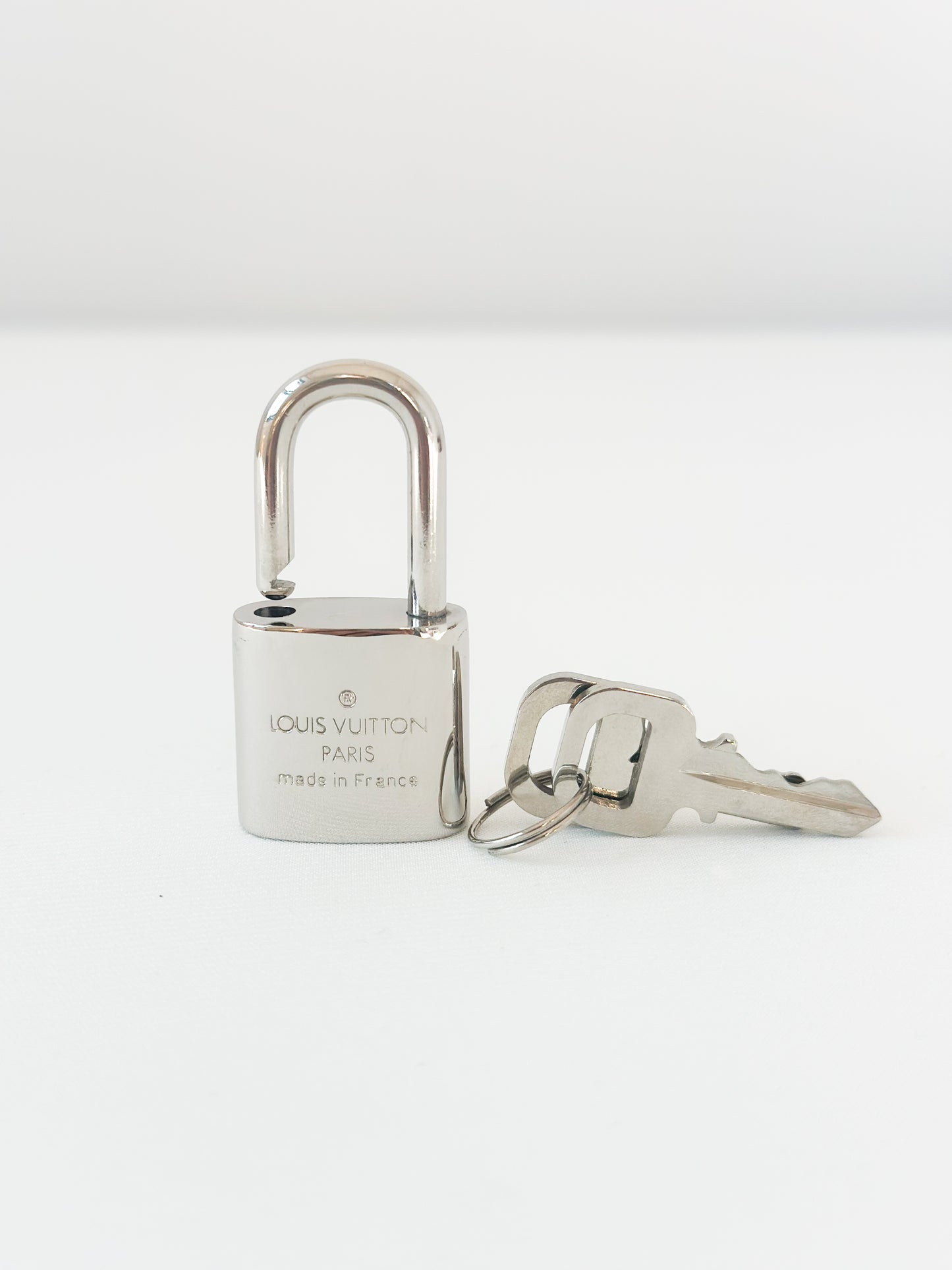 Louis Vuitton Silver Padlock 316 - 2 Keys