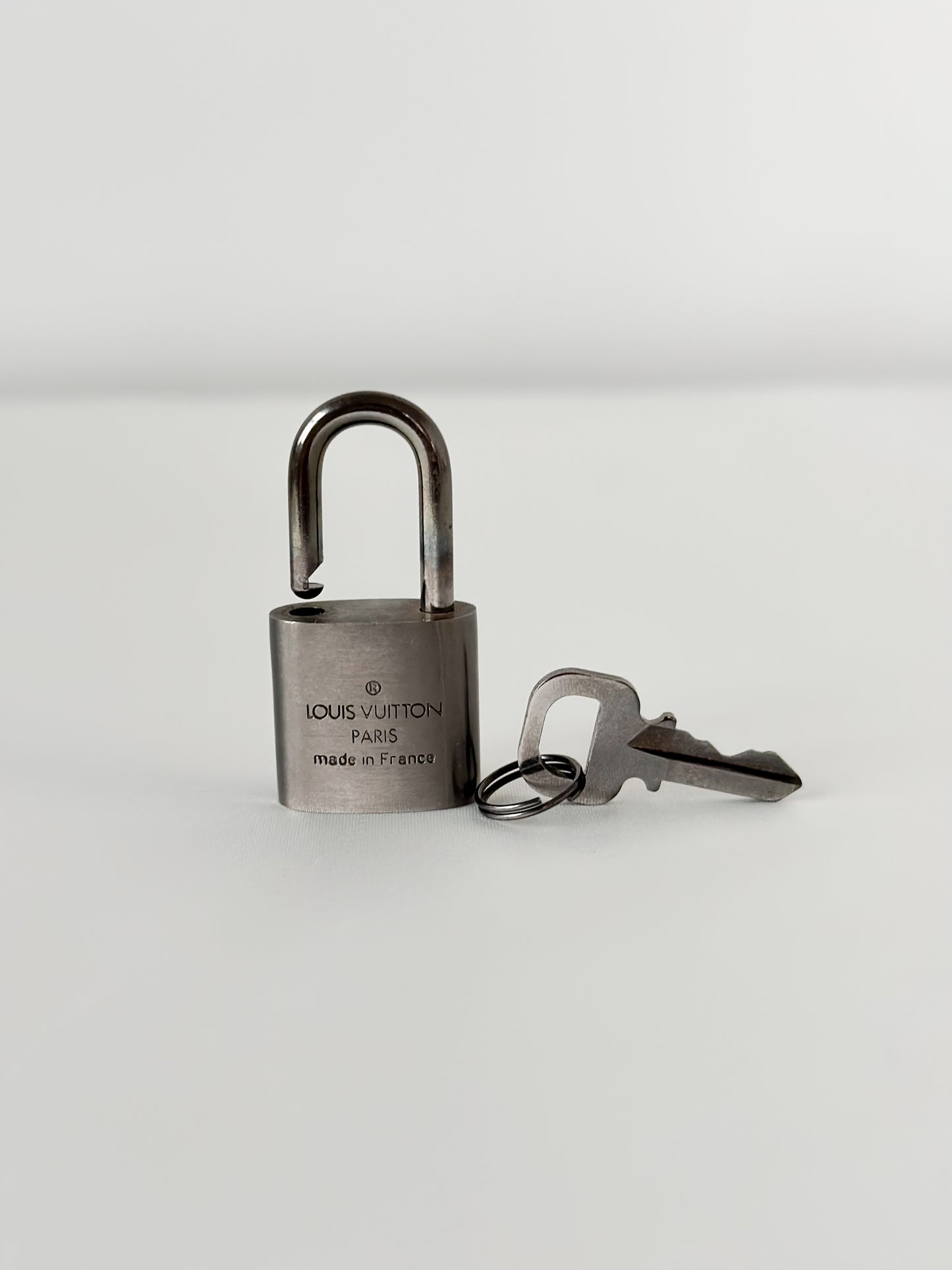 Louis Vuitton Titanium Padlock Set 305