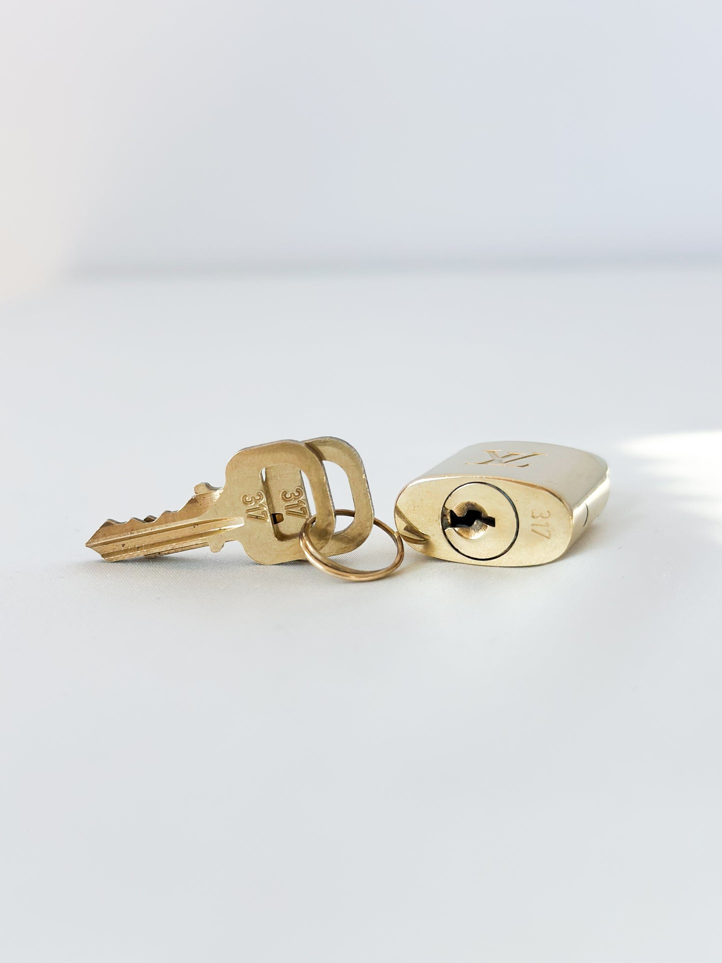 Louis Vuitton Padlock 342 - 2 Keys