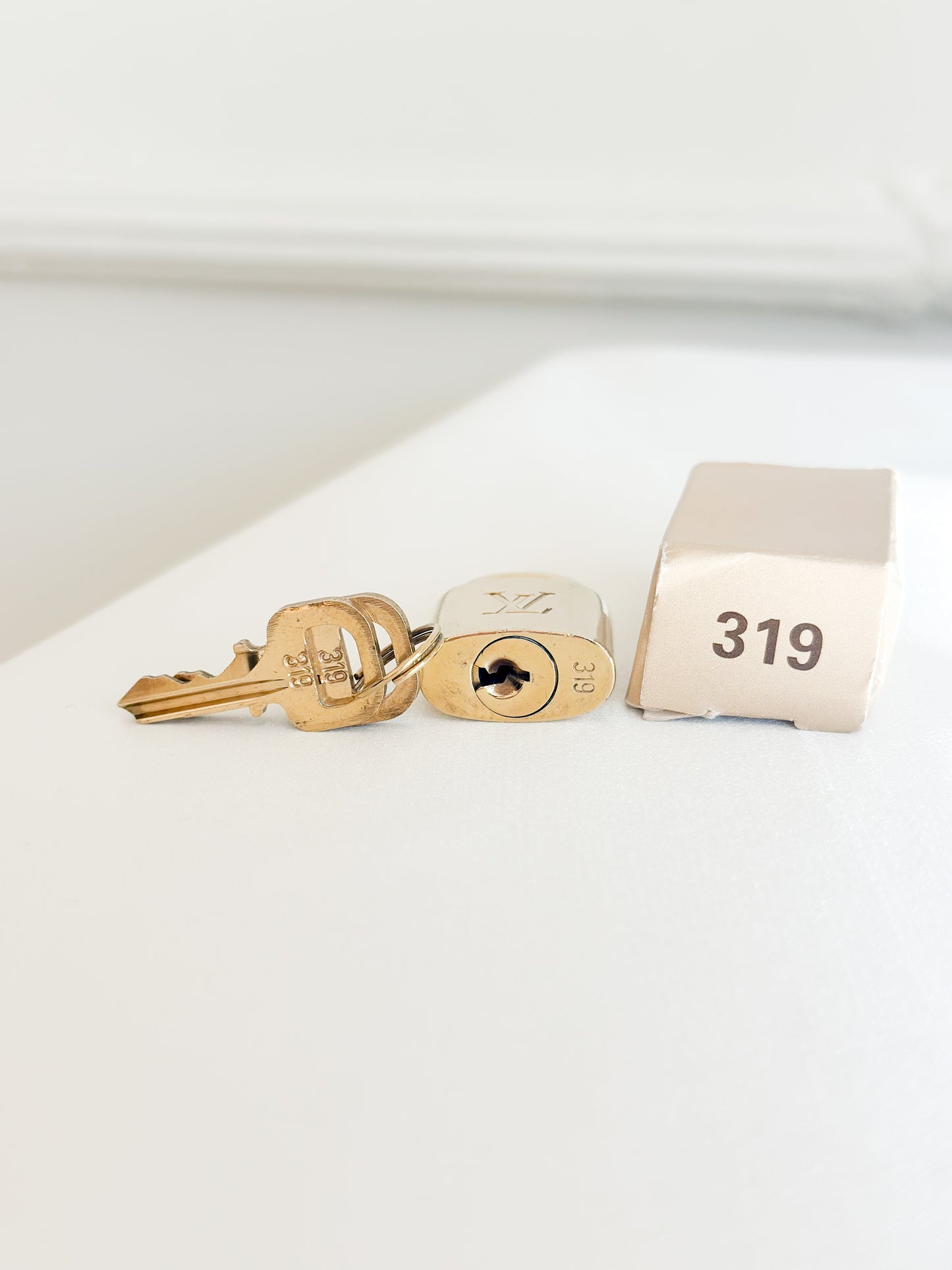Louis Vuitton Padlock 319 - 2 Keys