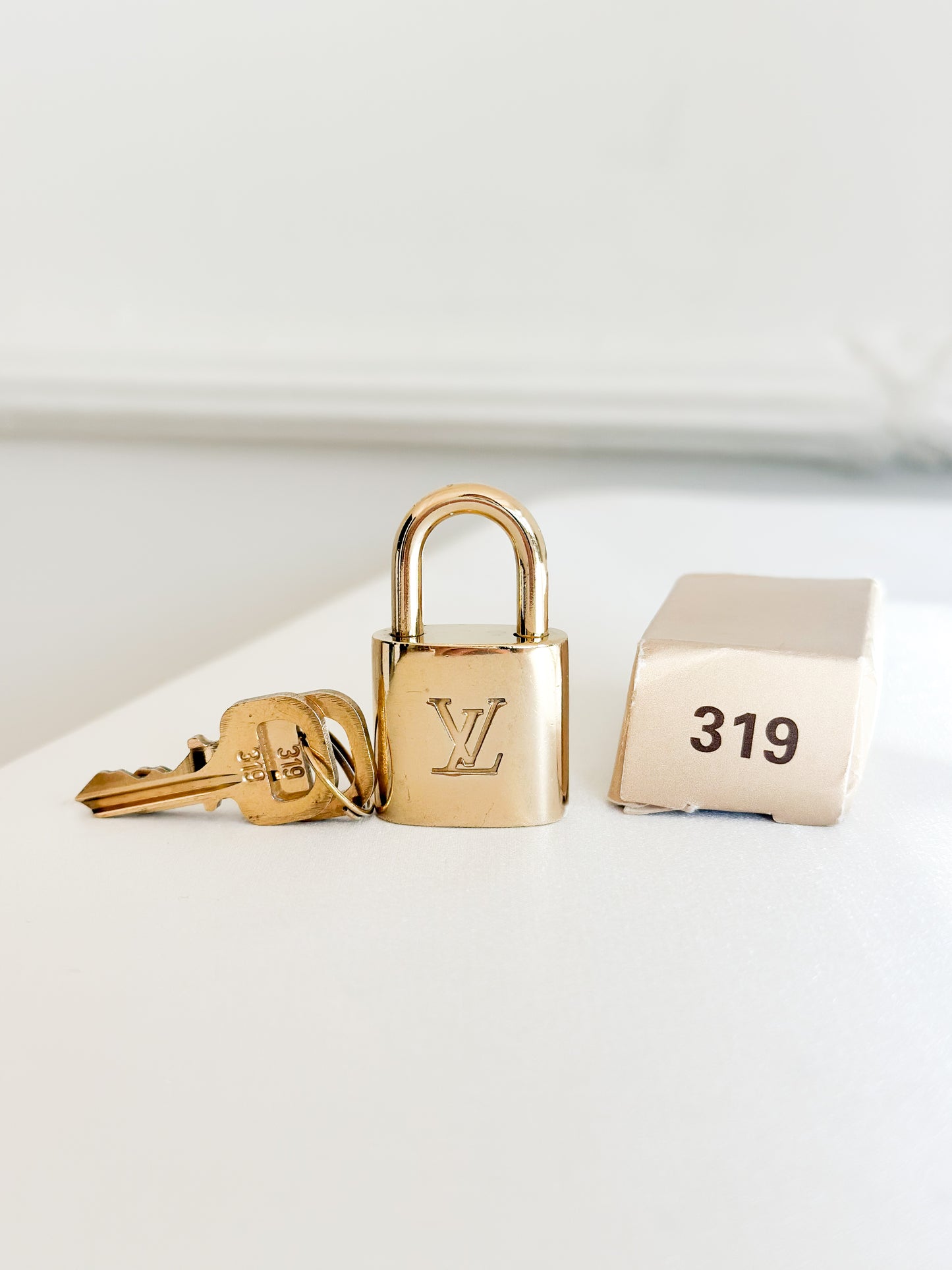 Louis Vuitton Padlock 319 - 2 Keys