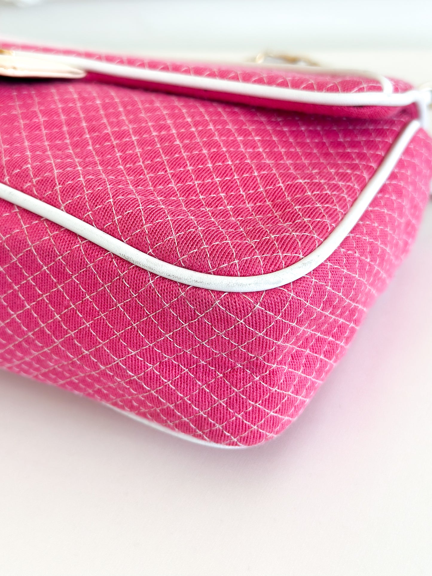 2002 Vintage Chanel Pink Knit Flap Shoulder Bag