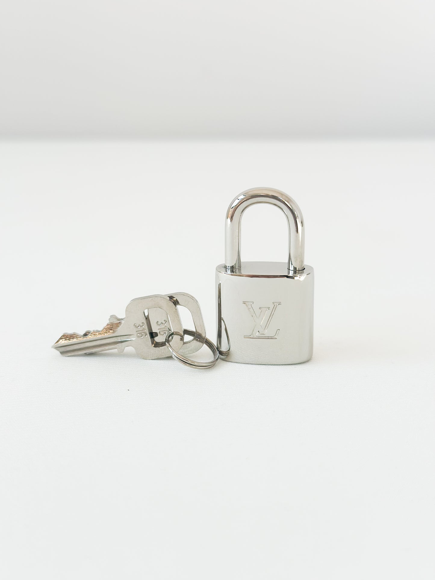 Louis Vuitton Silver Padlock 316 - 2 Keys
