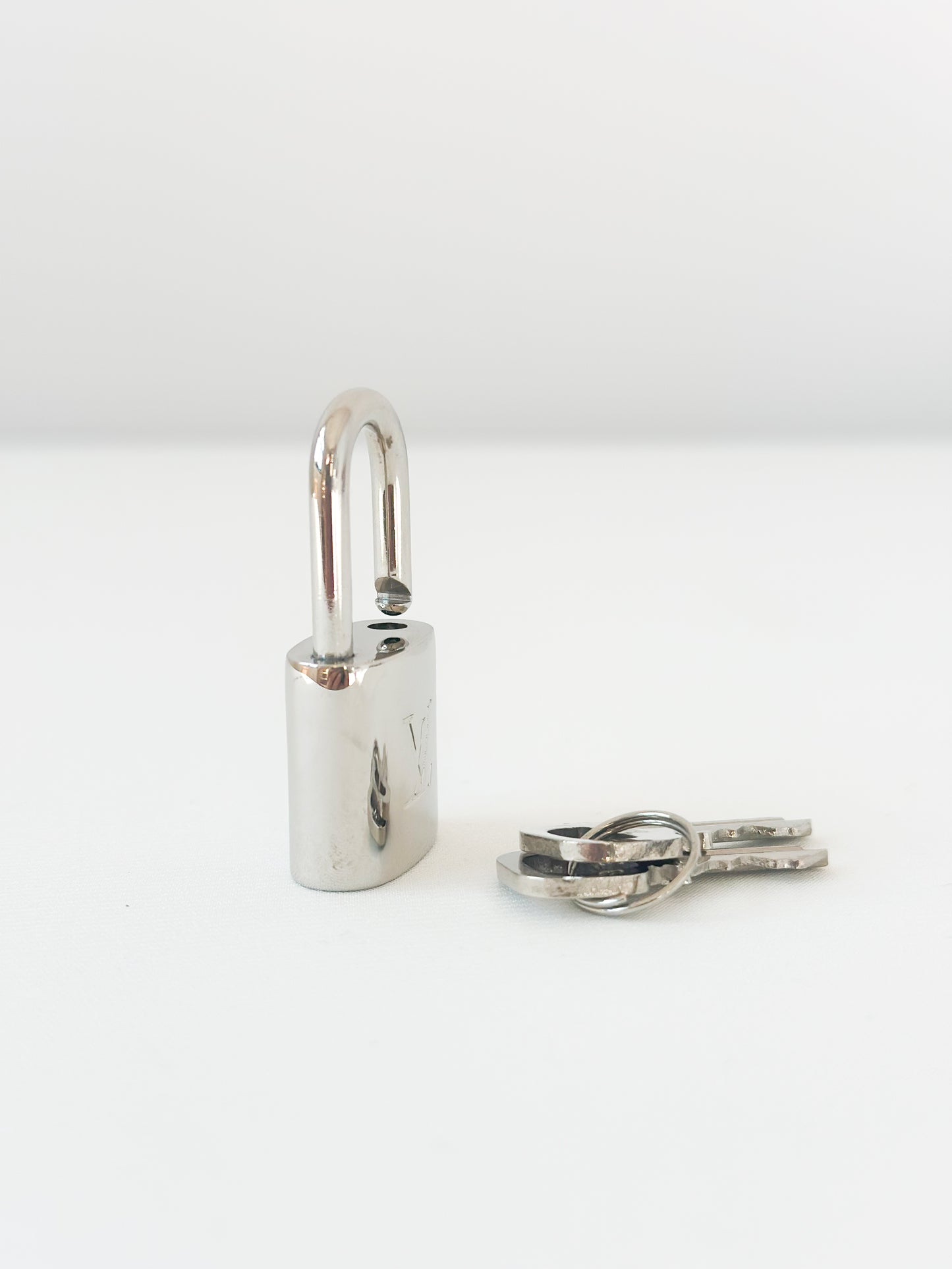 Louis Vuitton Silver Padlock 316 - 2 Keys