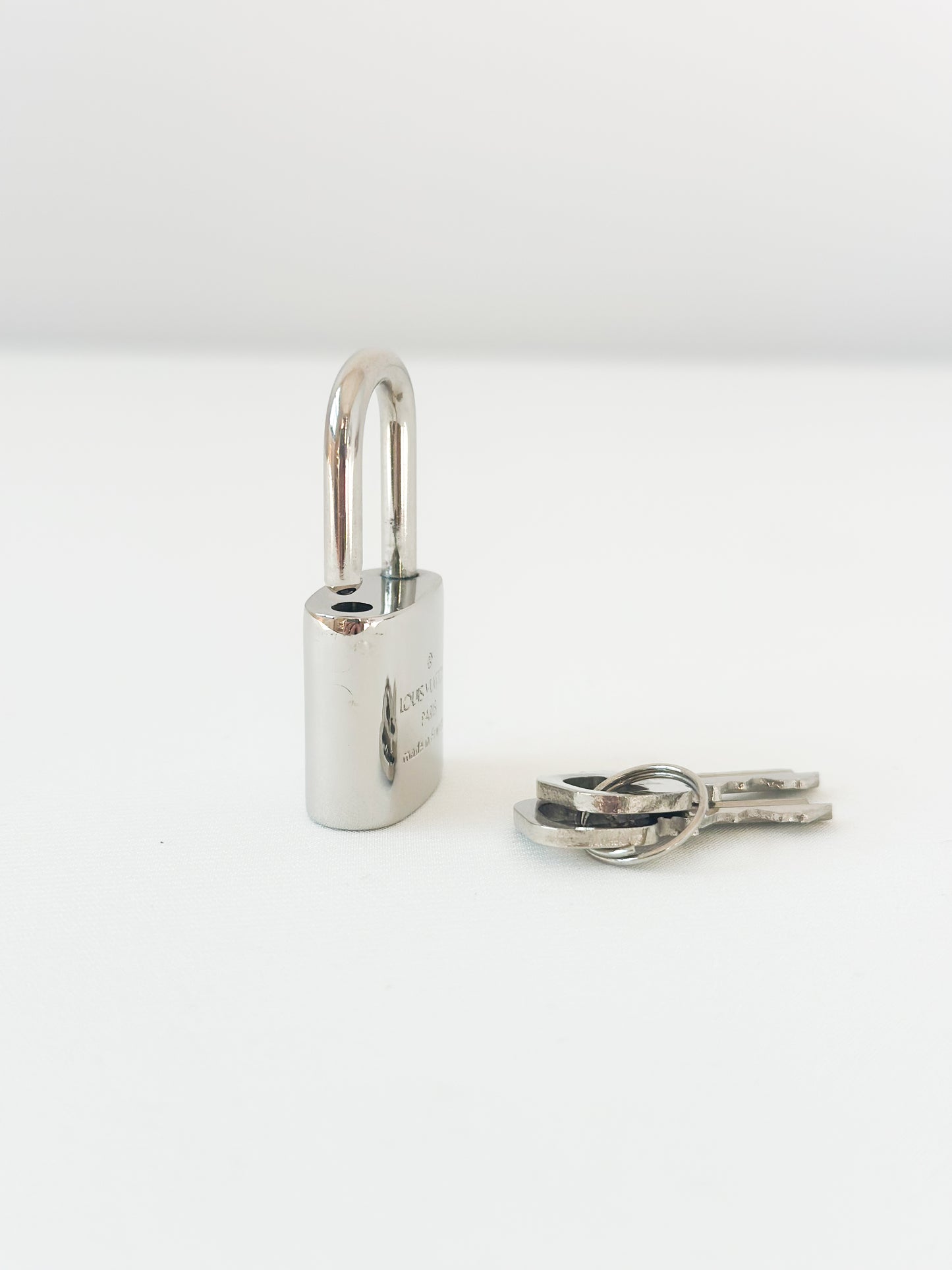 Louis Vuitton Silver Padlock 316 - 2 Keys
