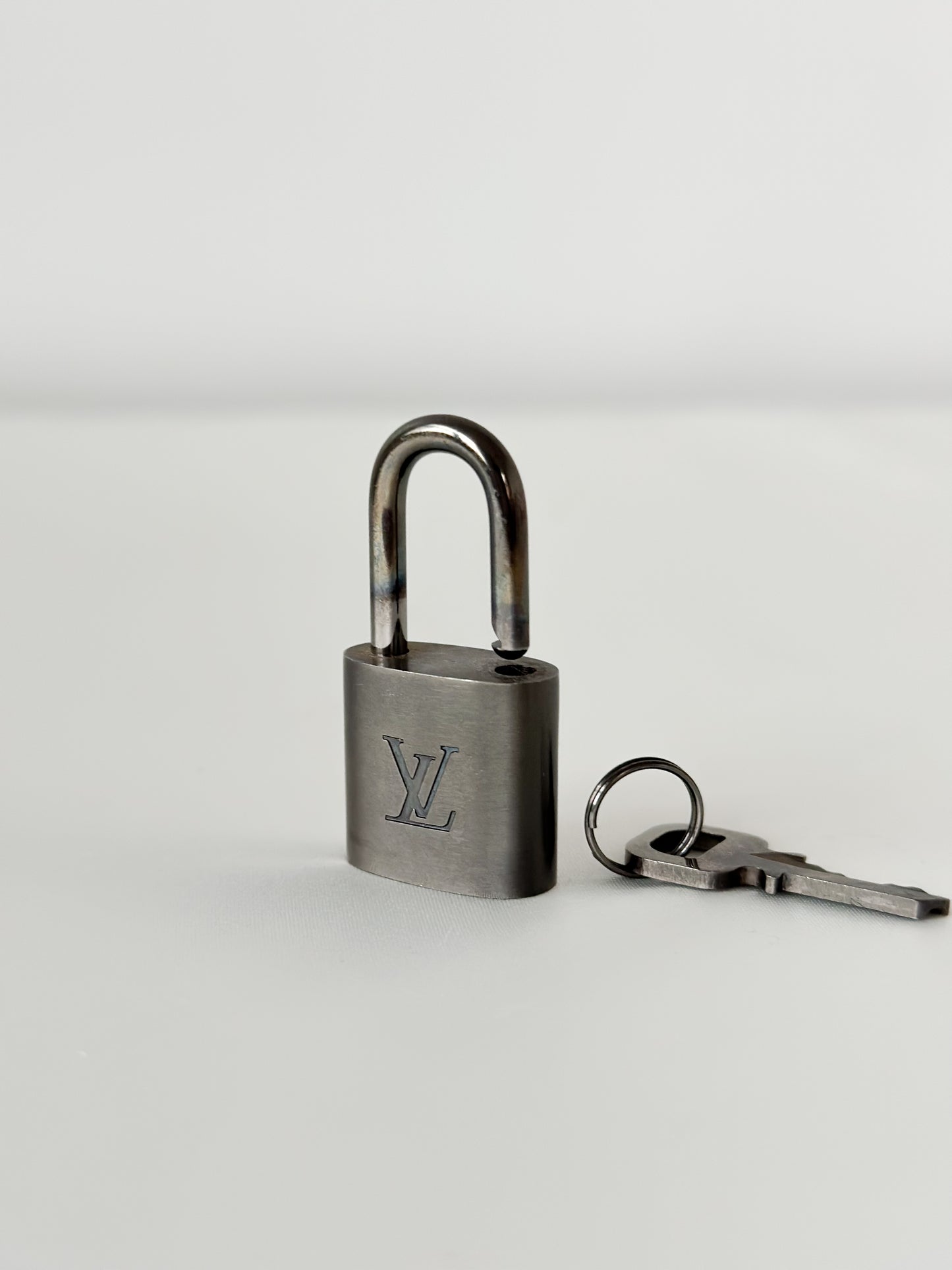 Louis Vuitton Titanium Padlock Set 305