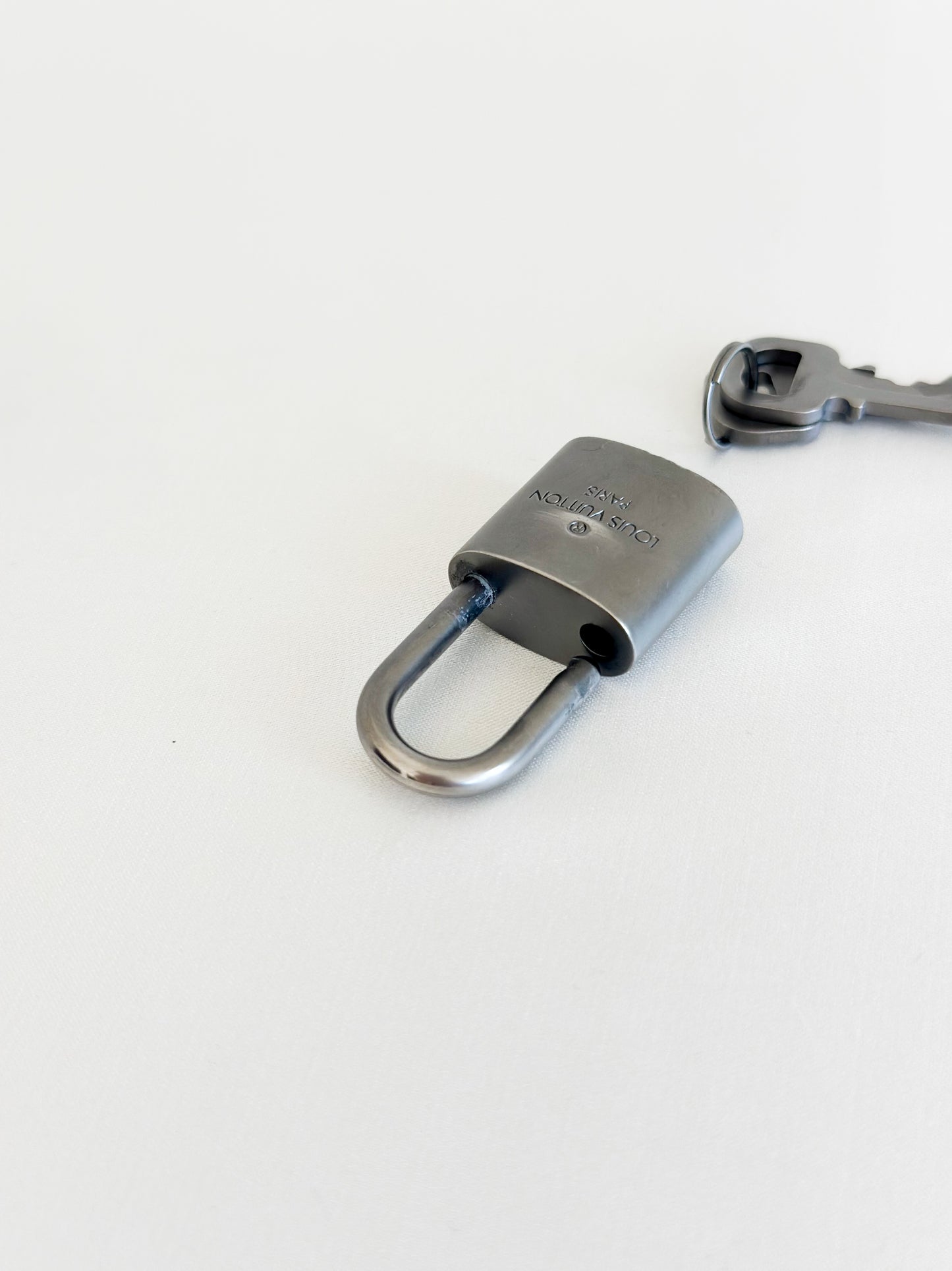 Louis Vuitton Padlock 307 Titanium Matte